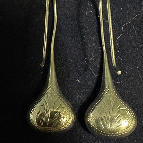 Vintage Sterling Silver Etched Drop Earrings - Picture 4 of 7